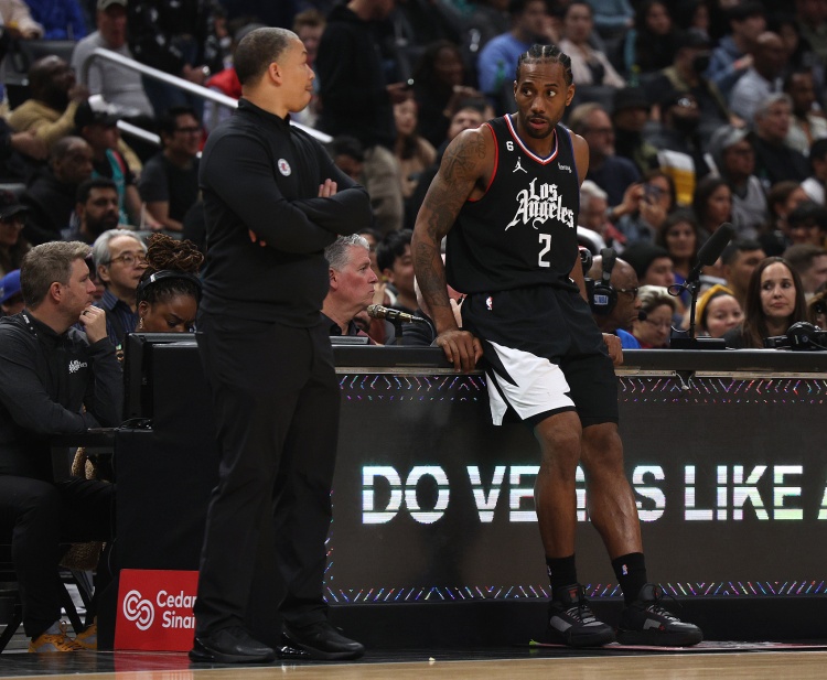 没毛病！本场球队砍下153分的原因是？卢：科怀·伦纳德